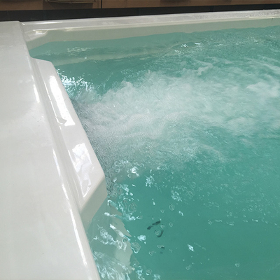 Transparent Shipping Container Swimming Pools With Shallow Water Zone 5m*2.4m