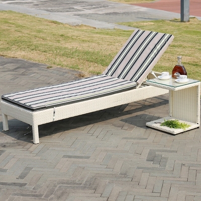 Outdoor Leisure Wicker Sun Lounger Bed Rattan Chaise Lounge Chair For Beach Swimming Pool